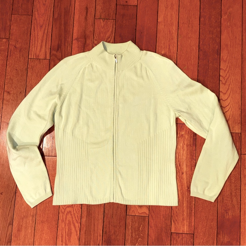 Vintage Y2K full zip light green Talbots rib knit sweater 
Size Large Women’s